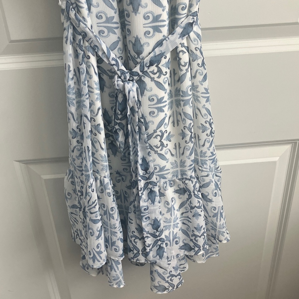 NWOT WHBM Sleeveless Blue and White Printed Tie-Waist Dress - Picture 3 of 6